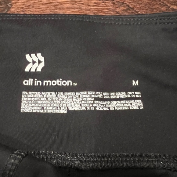 ALL IN MOTION Women’s Black Contour Power Waist High Rise 10.5” Shorts NEW - Picture 3 of 4